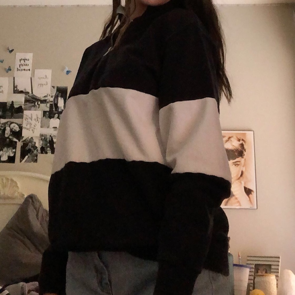 brandy melville sweater